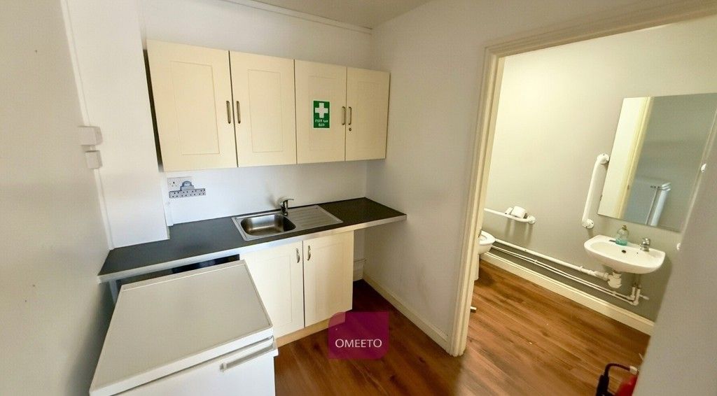Property photo 3 of 5 Kitchen And WC No 25