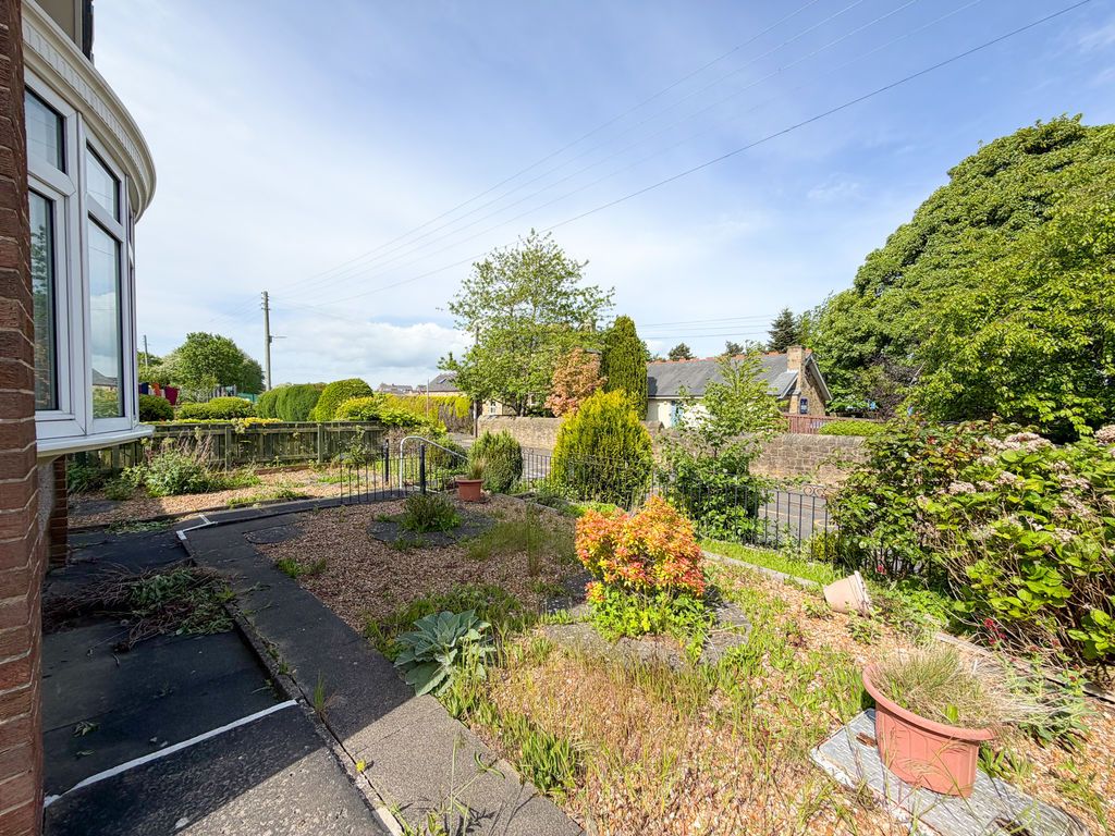 Property photo 2 of 15 Front Garden