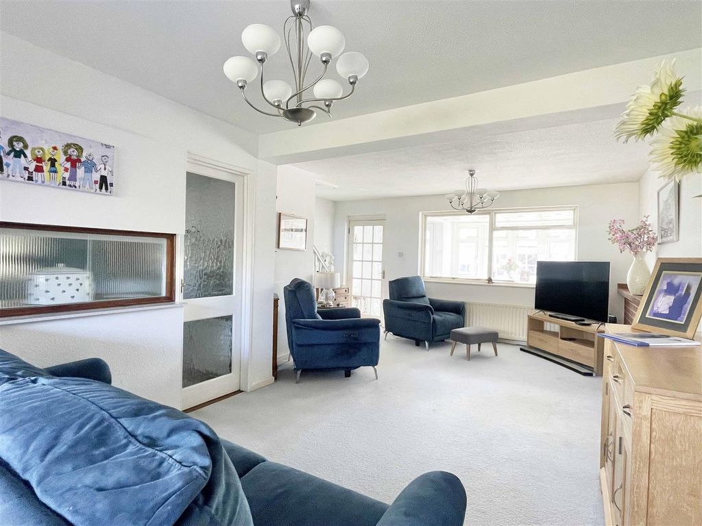 Property photo 2 of 22 l1.Jpg