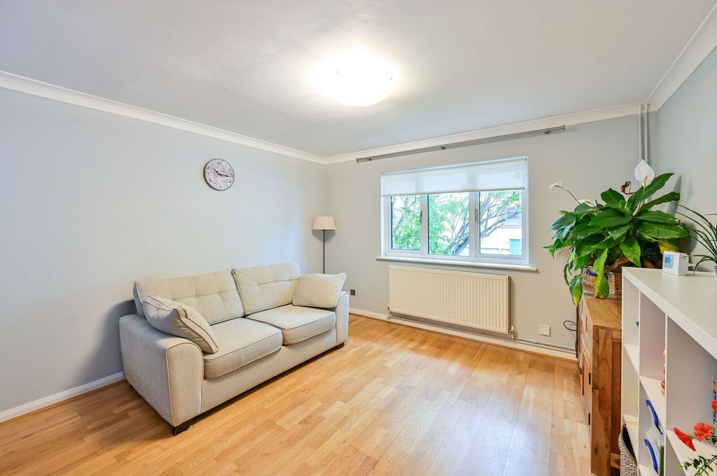 Property photo 3 of 10