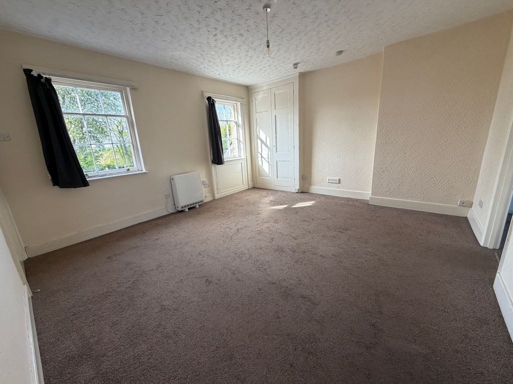 Property photo 3 of 9 Living Room