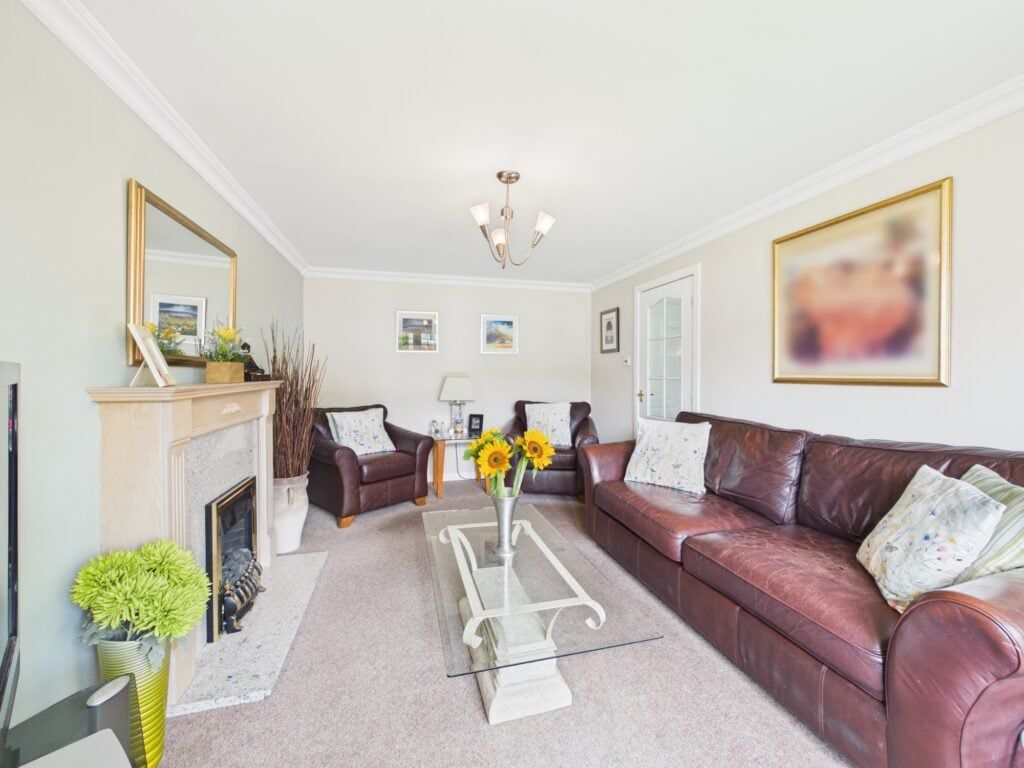 Property photo 3 of 33