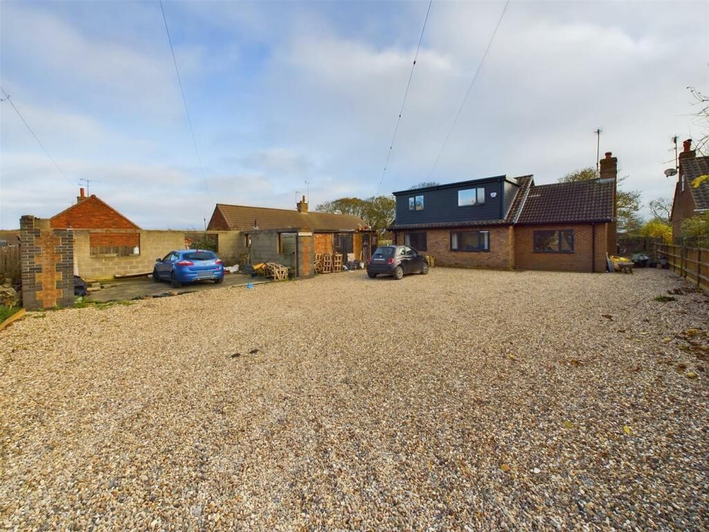 Property photo 2 of 16 Driveway