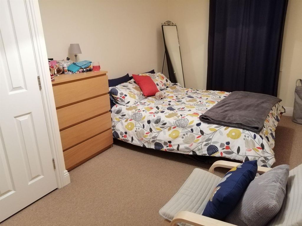 Property photo 3 of 4 Master Bedroom