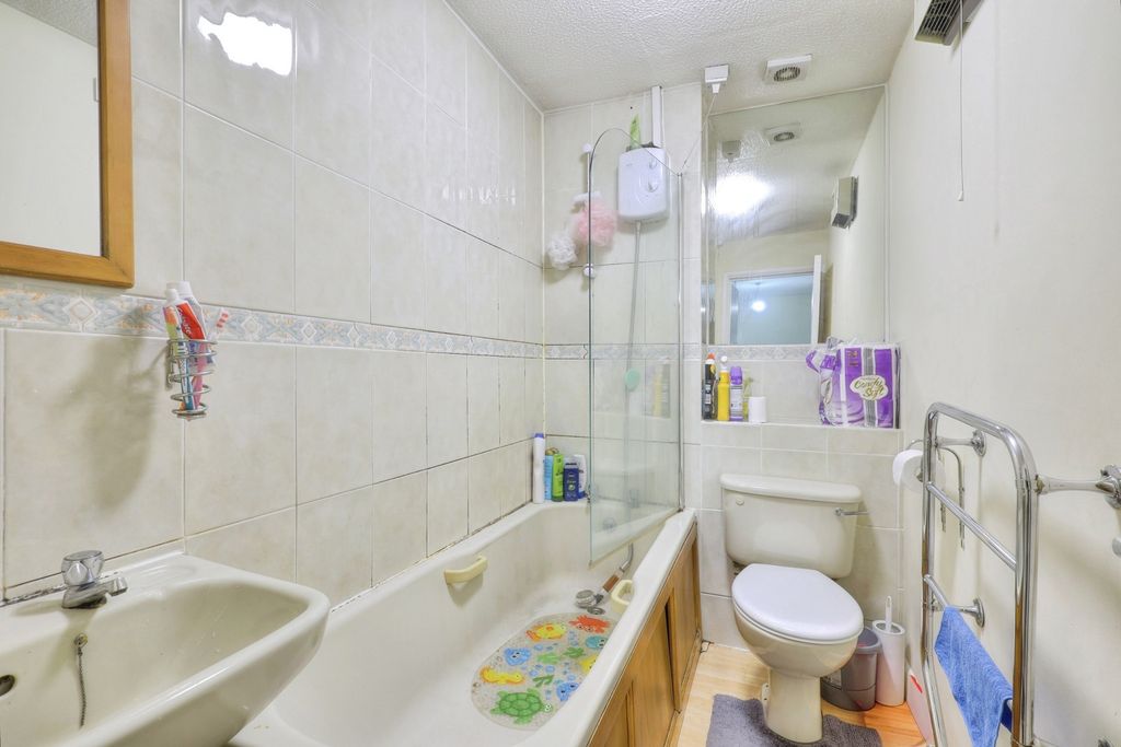 Property photo 3 of 12 Bathroom