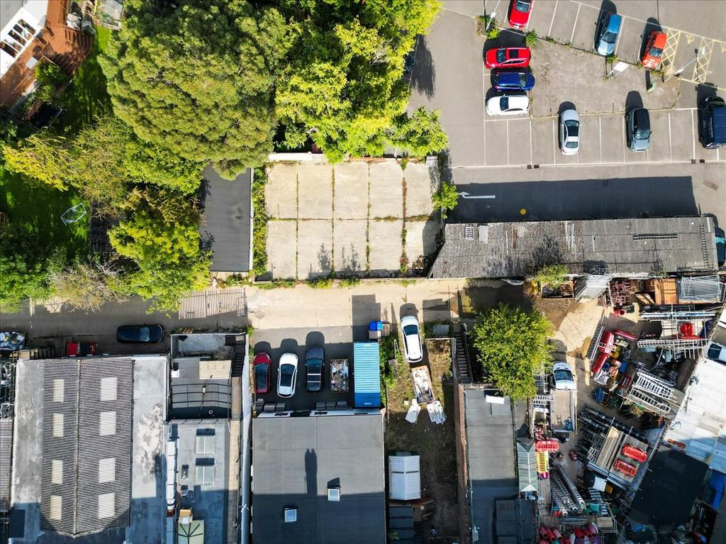 Property photo 3 of 8