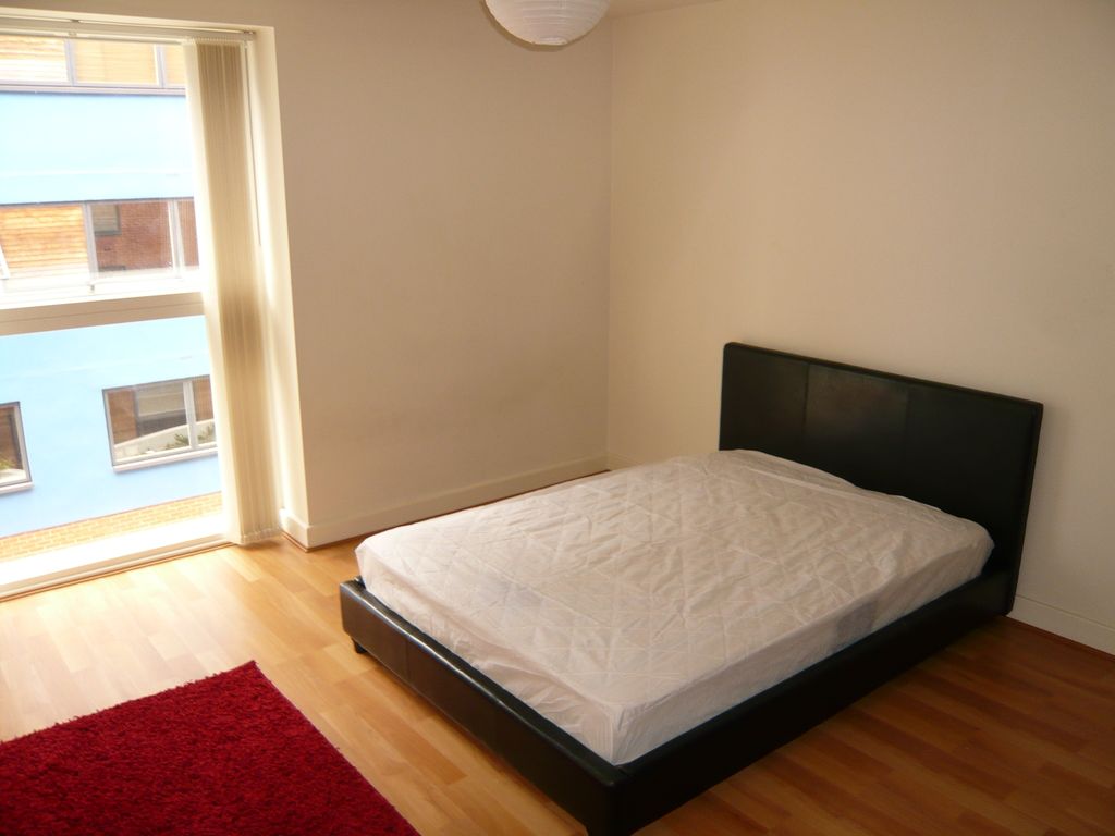 Property photo 2 of 5 Bedroom