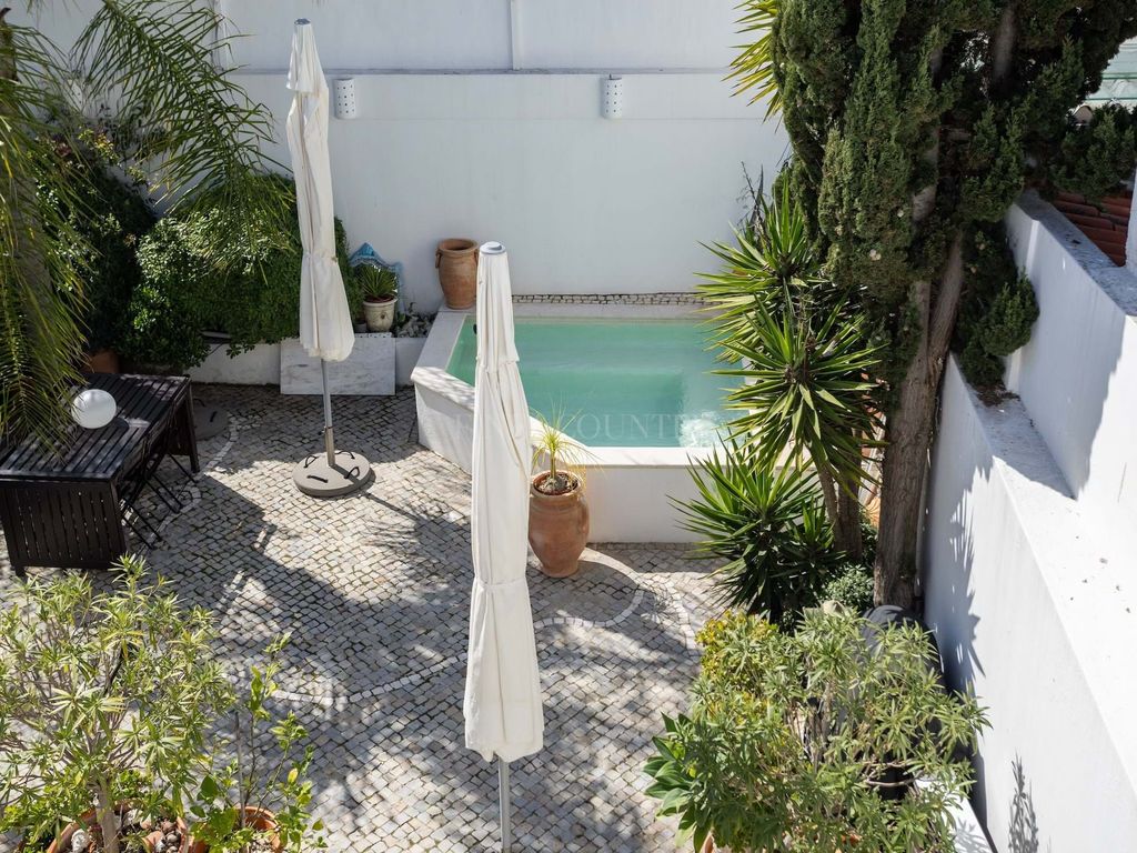 Property photo 2 of 30