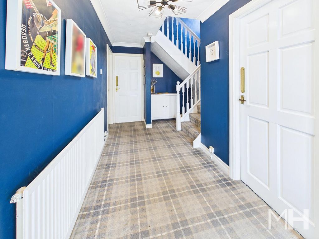 Property photo 3 of 25 Hallway