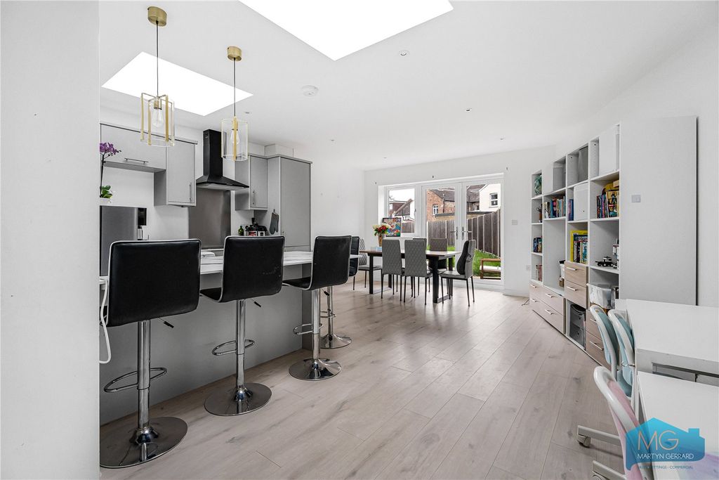 Property photo 2 of 23 Picture No. 03