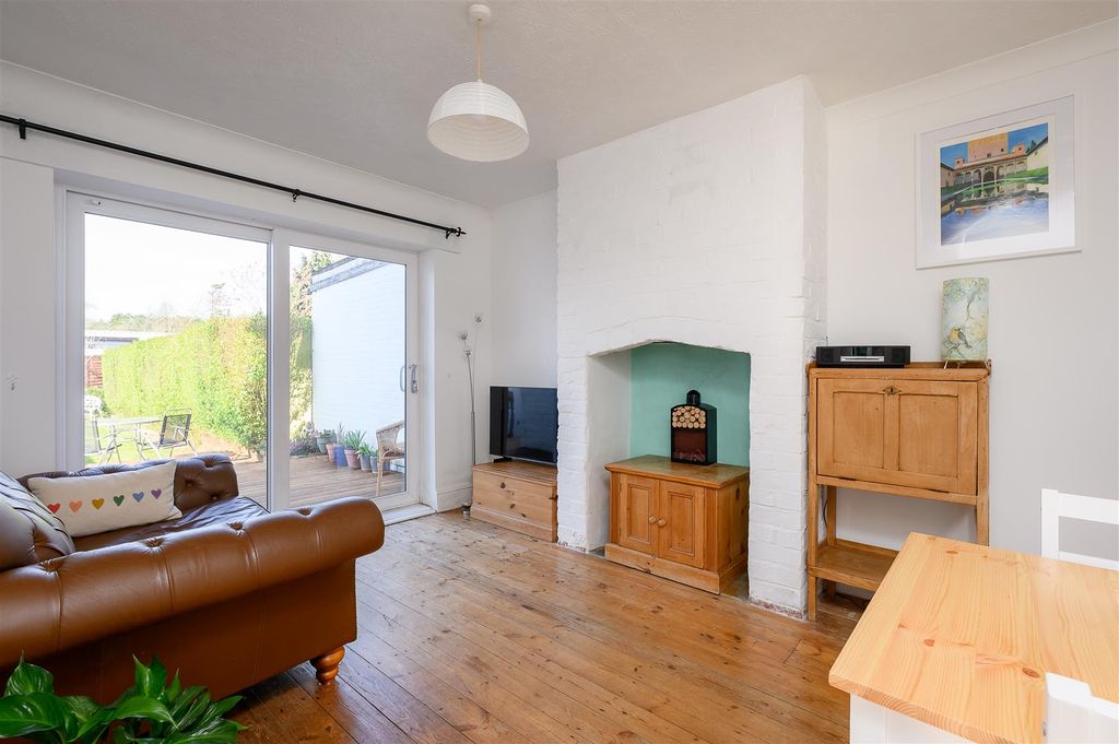 Property photo 2 of 17 Dining Room