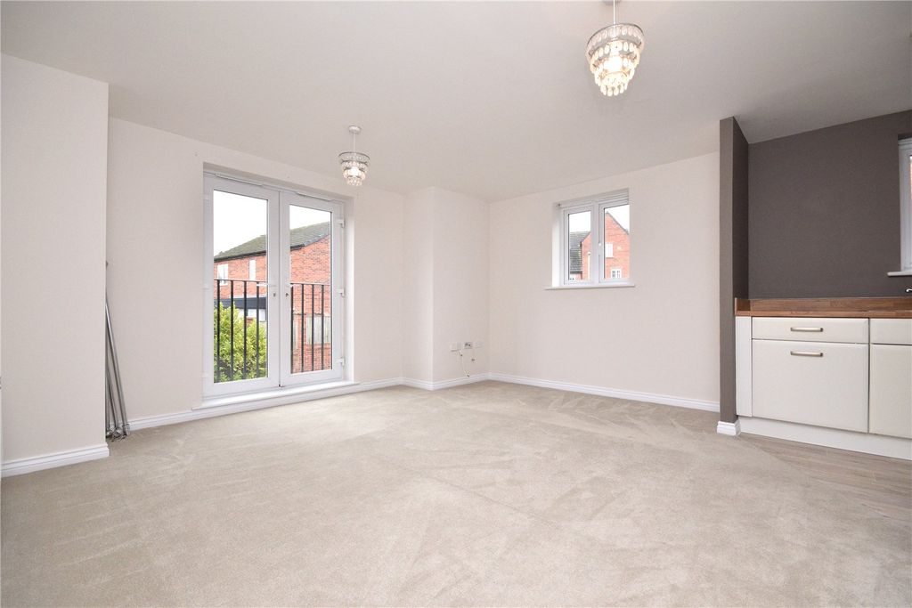 Property photo 2 of 8 Picture No. 11