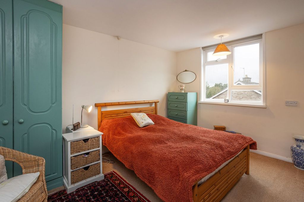 Property photo 3 of 8 Bedroom