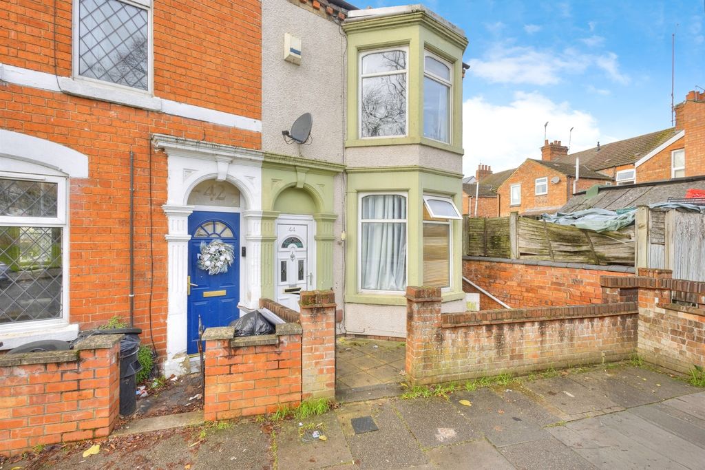 Property photo 1 of 18