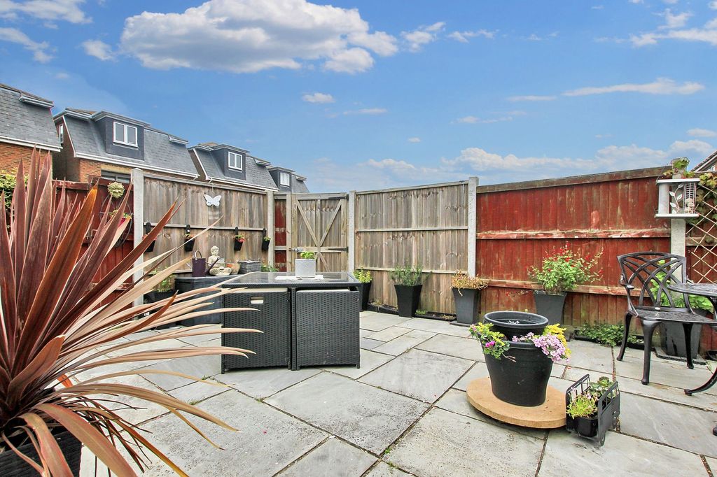 Property photo 3 of 23