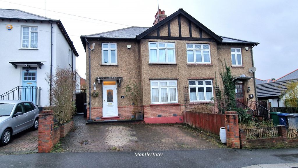 Property photo 1 of 19 3 Bedroom Semi-Detached House