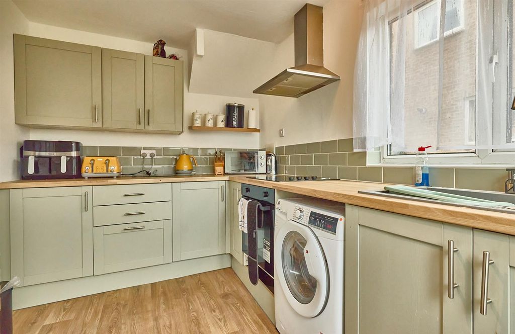 Property photo 2 of 10 Spinney Drive.Jpg