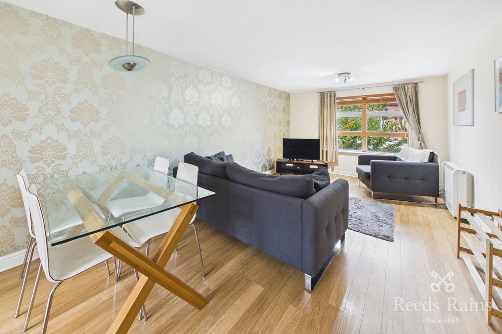 Property photo 3 of 13 Picture No. 05