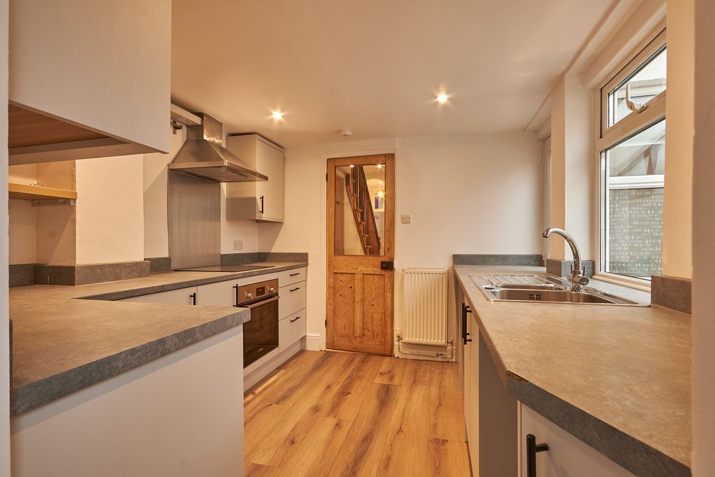 Property photo 2 of 14 Kitchen