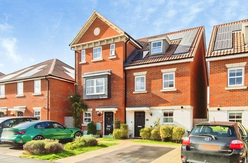 Property photo 1 of 17 External