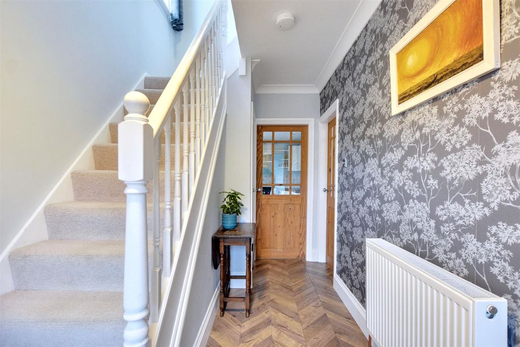 Property photo 2 of 35 Entrance Hall.Jpeg