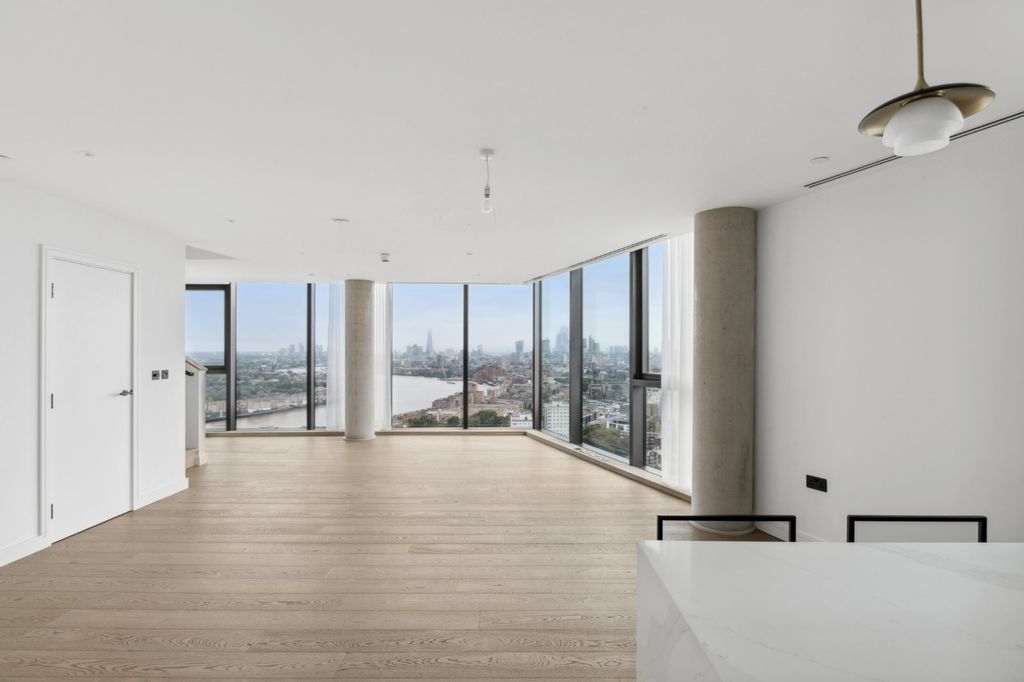 Property photo 3 of 25