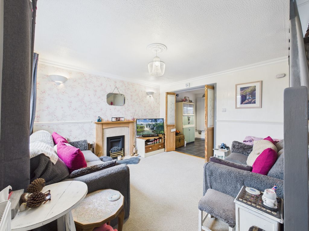 Property photo 3 of 12 Living Room