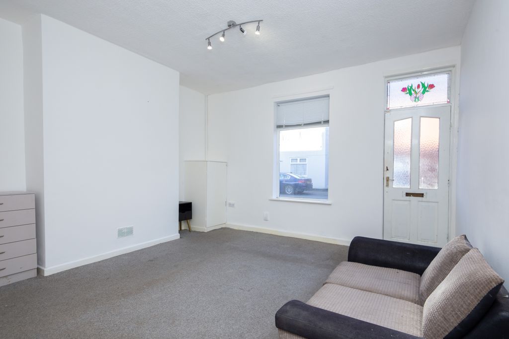 Property photo 3 of 21