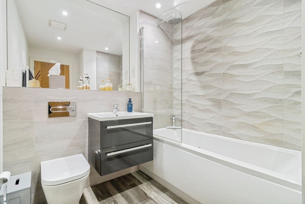 Property photo 3 of 20 Pbox-Img.Jpg