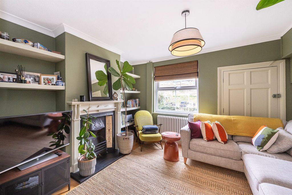 Property photo 2 of 19