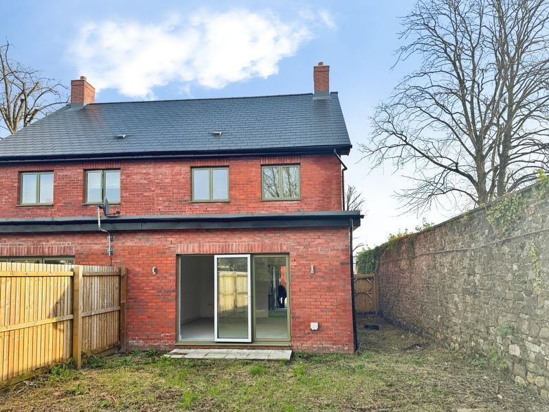 Property photo 2 of 20 Photo 3