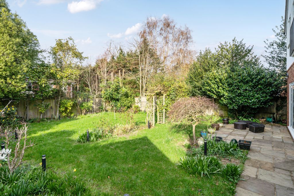 Additional image 12 of 4 bed detached house for saleWaverley Road, Farnborough GU14