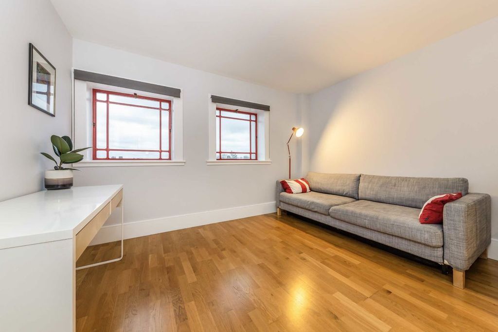 Property photo 2 of 7