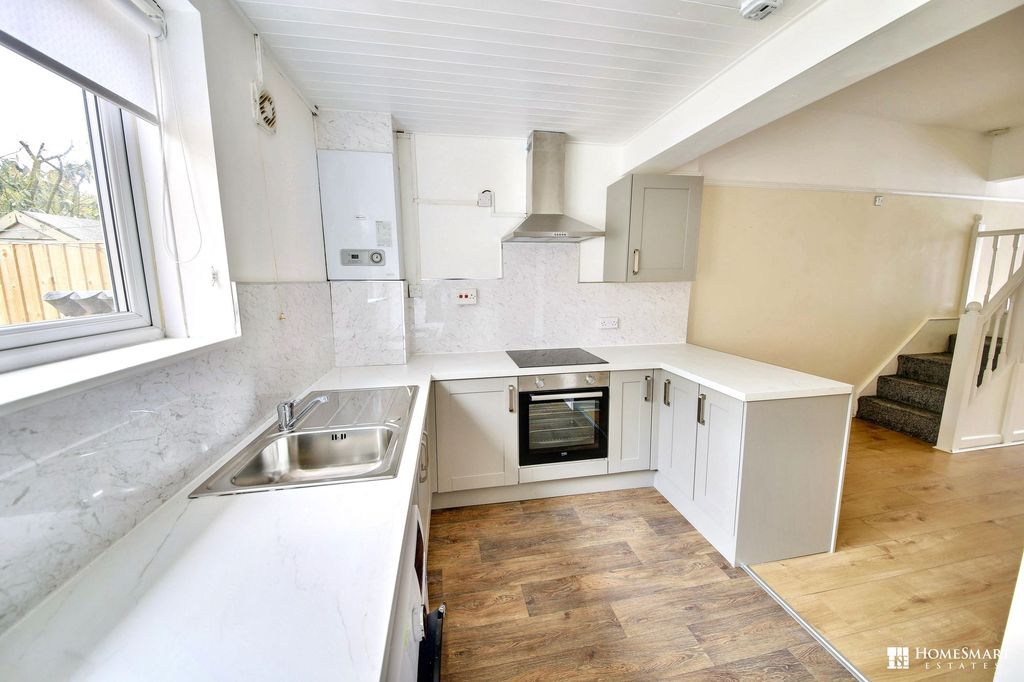 Property photo 2 of 16 Kitchen