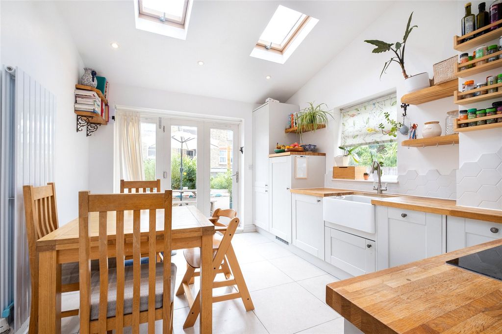 Property photo 2 of 7 Picture No. 05