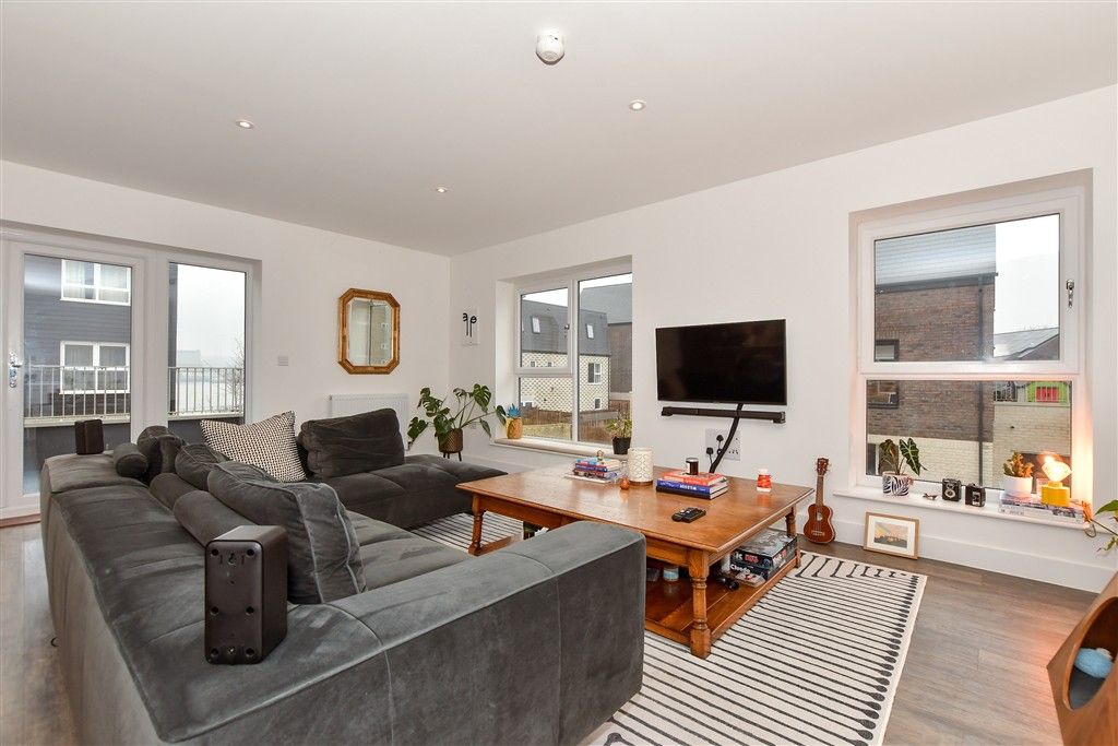 Property photo 3 of 10 Lounge/Diner/Kitchen