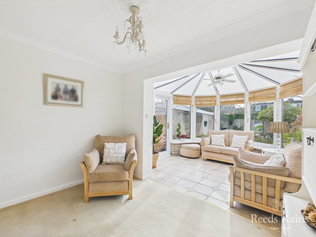 Property photo 3 of 21 Dining Room