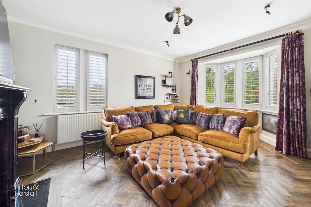 Property photo 3 of 25 The Vicarage