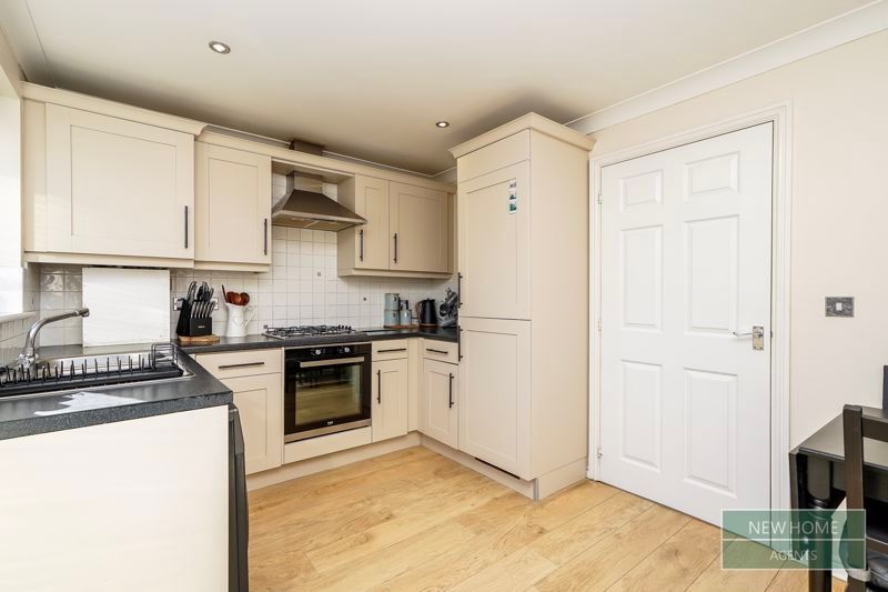 Property photo 3 of 17 Photo 12