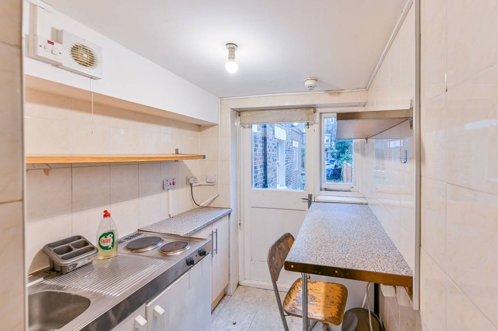 Property photo 1 of 5