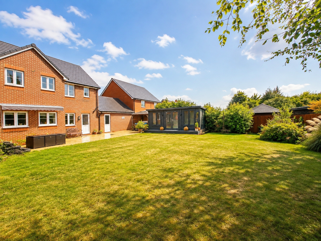 Property photo 1 of 17 6Fb776Feac73457Dbd8582d88Dec1E85