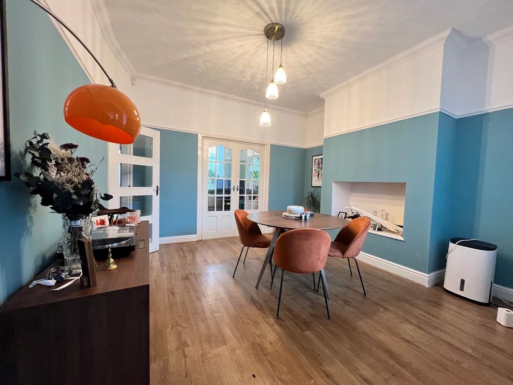 Property photo 3 of 12 Dining Room