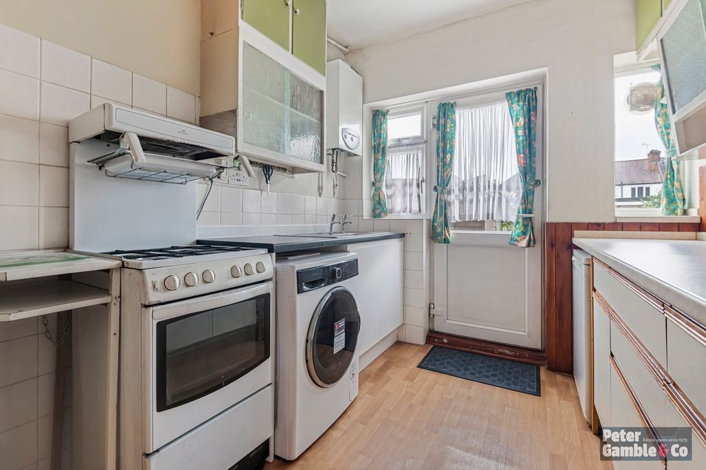 Property photo 3 of 23