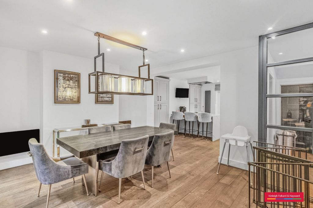 Property photo 2 of 38 Picture No. 19