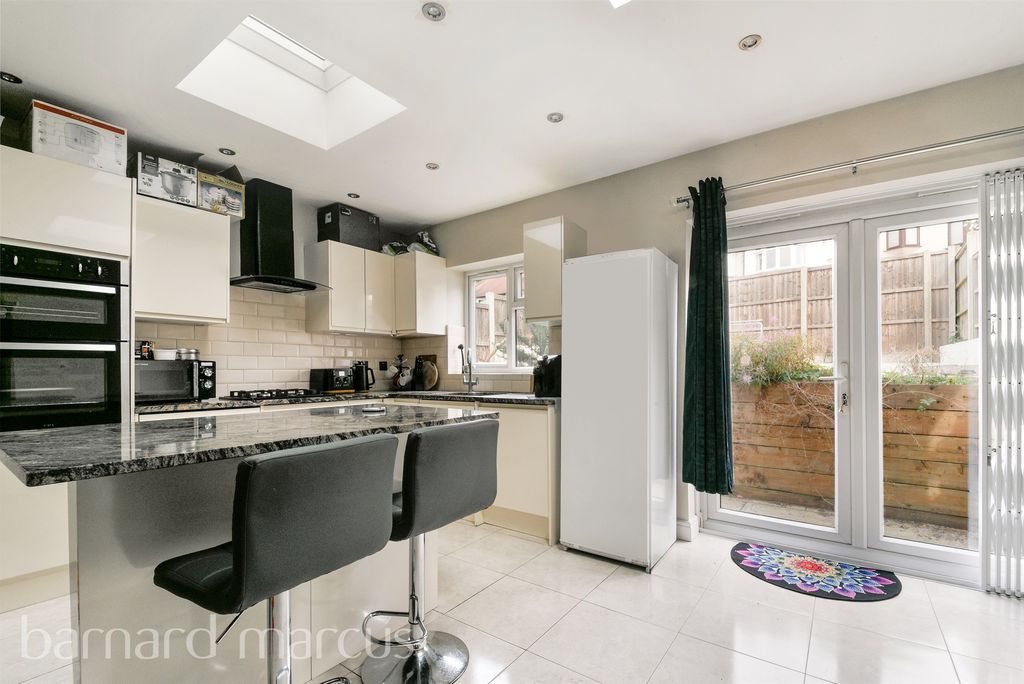 Property photo 2 of 12