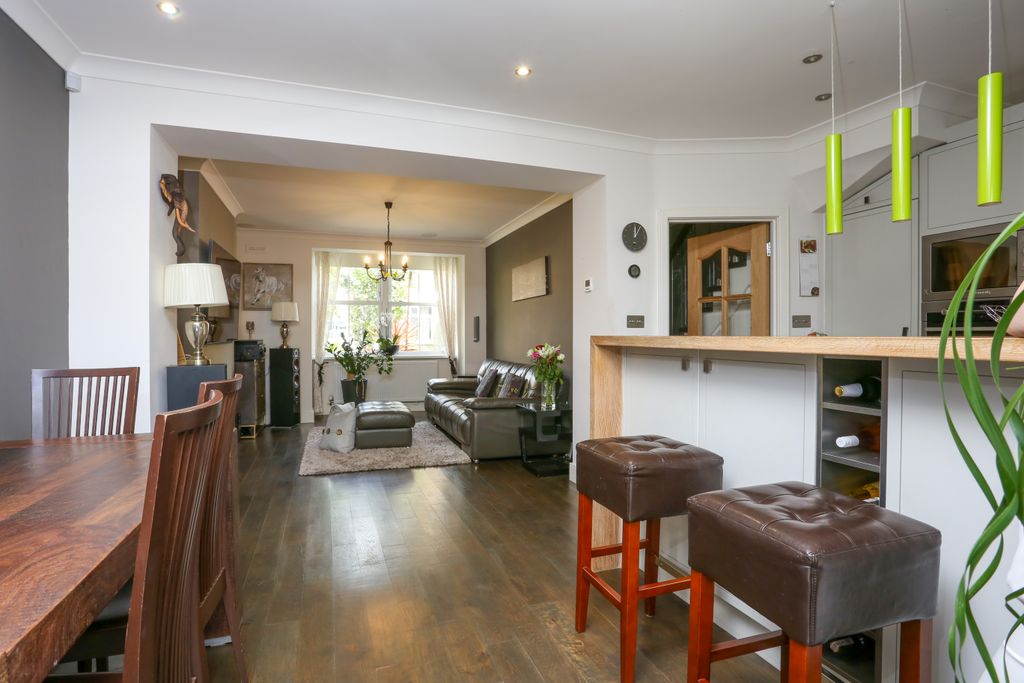 Property photo 3 of 21 2 Russell Road-7.Jpg