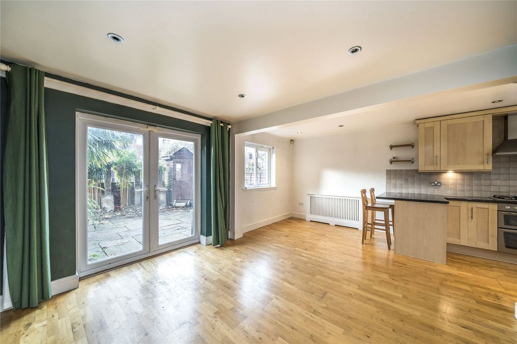 Property photo 2 of 8 Picture No. 09