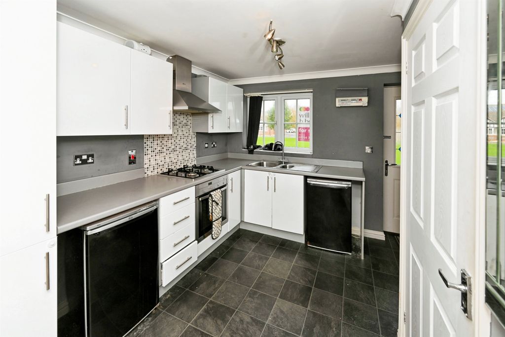 Property photo 2 of 15