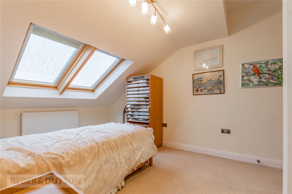 Additional image 8 of 2 bed flat for saleHuddersfield Road, Thongsbridge, Holmfirth, West Yorkshire HD9