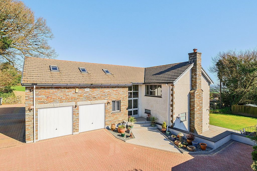 Property photo 1 of 28